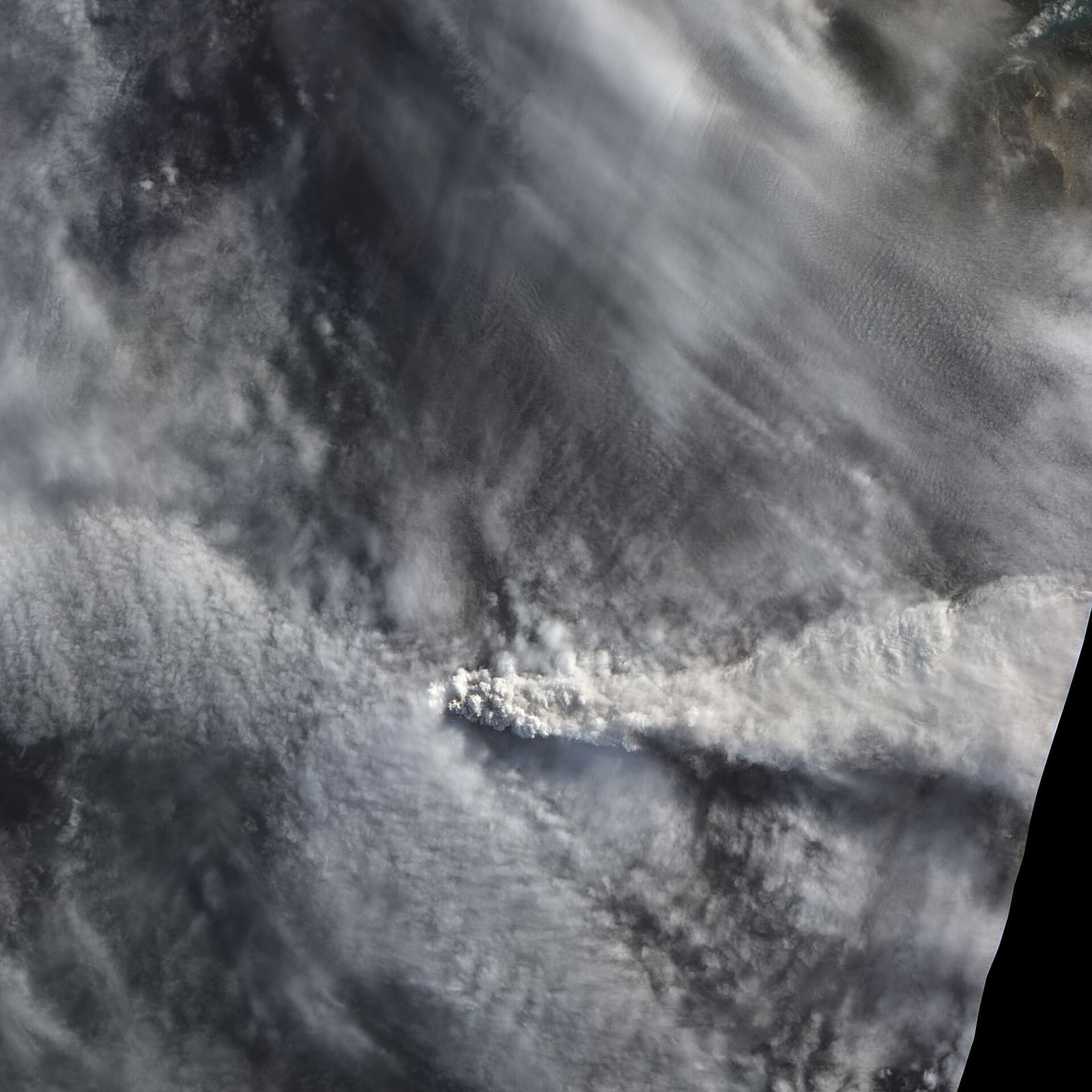 Satelitski snimak oblaka sumporova dioksida iz erupcije vulkana Calbuco