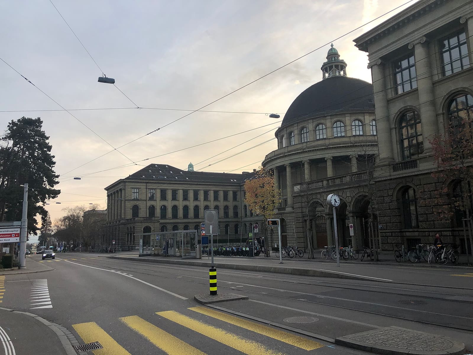 Glavna zgrada ETH-a u Zürichu s Rämistrasse