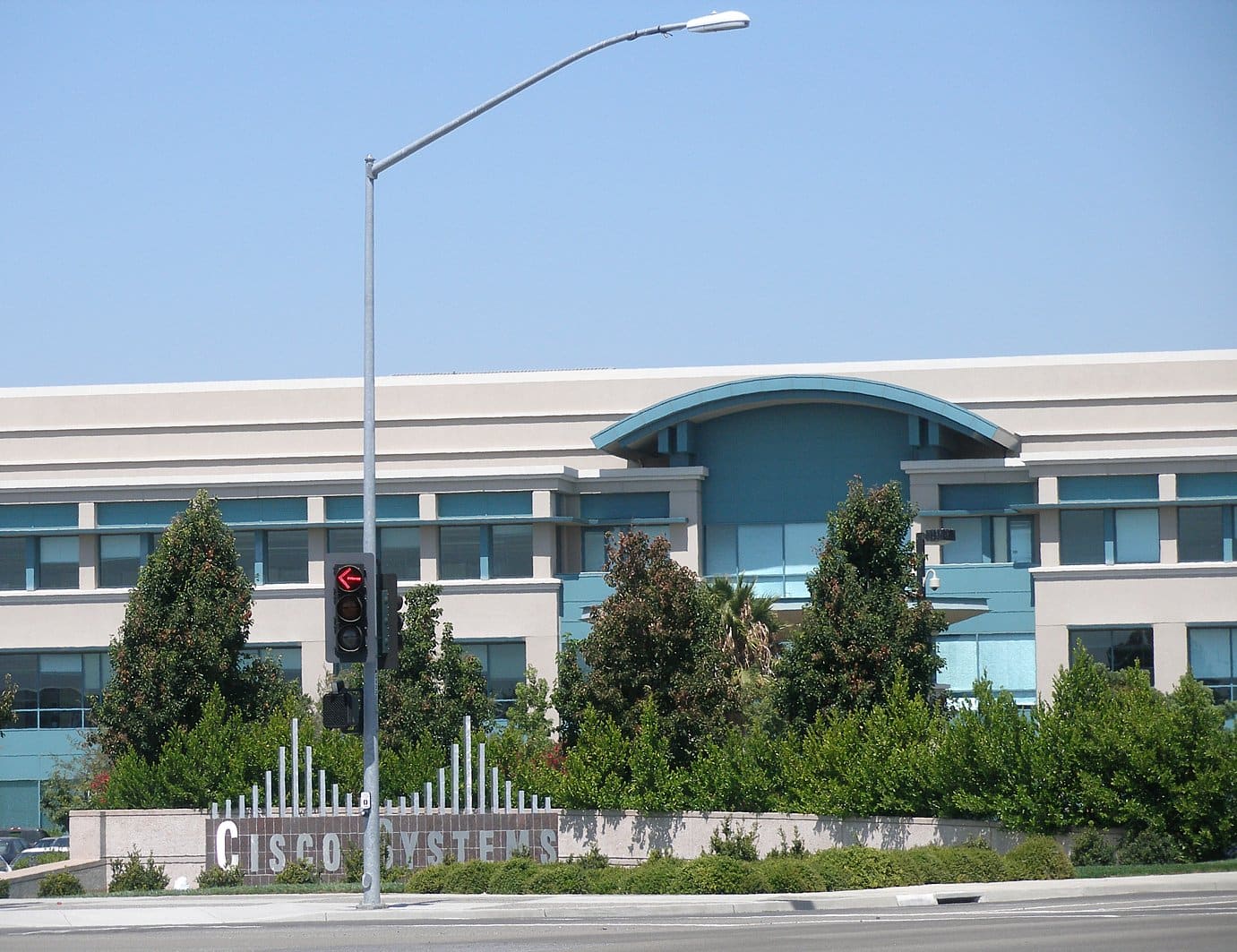 Zgrada 2 u glavnom kampusu tvrtke Cisco Systems u San Joseu u Kaliforniji